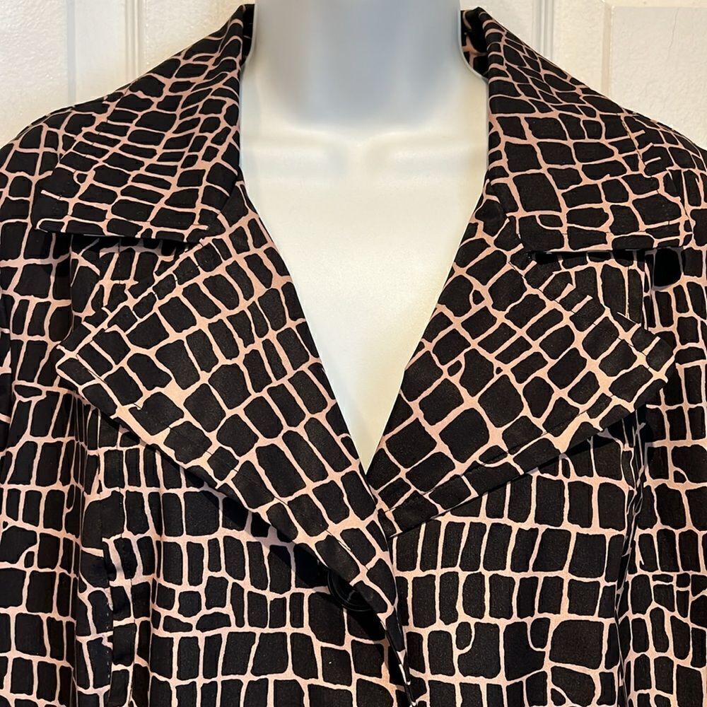 Relatively Black/Tan Animal Print Rain Coat‎ Size L/XL ( see measurements) - Picture 2 of 13